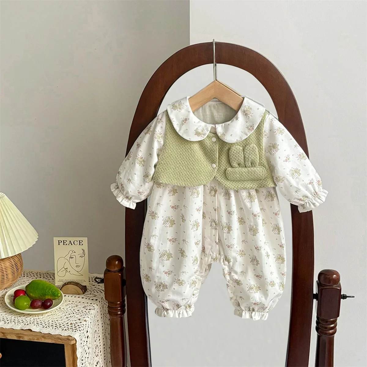 春のファションベビー服 花柄プリント リルアウトフィット 女の子向け 新着 キュートな結び目付きロングスリーブコットンスーツ