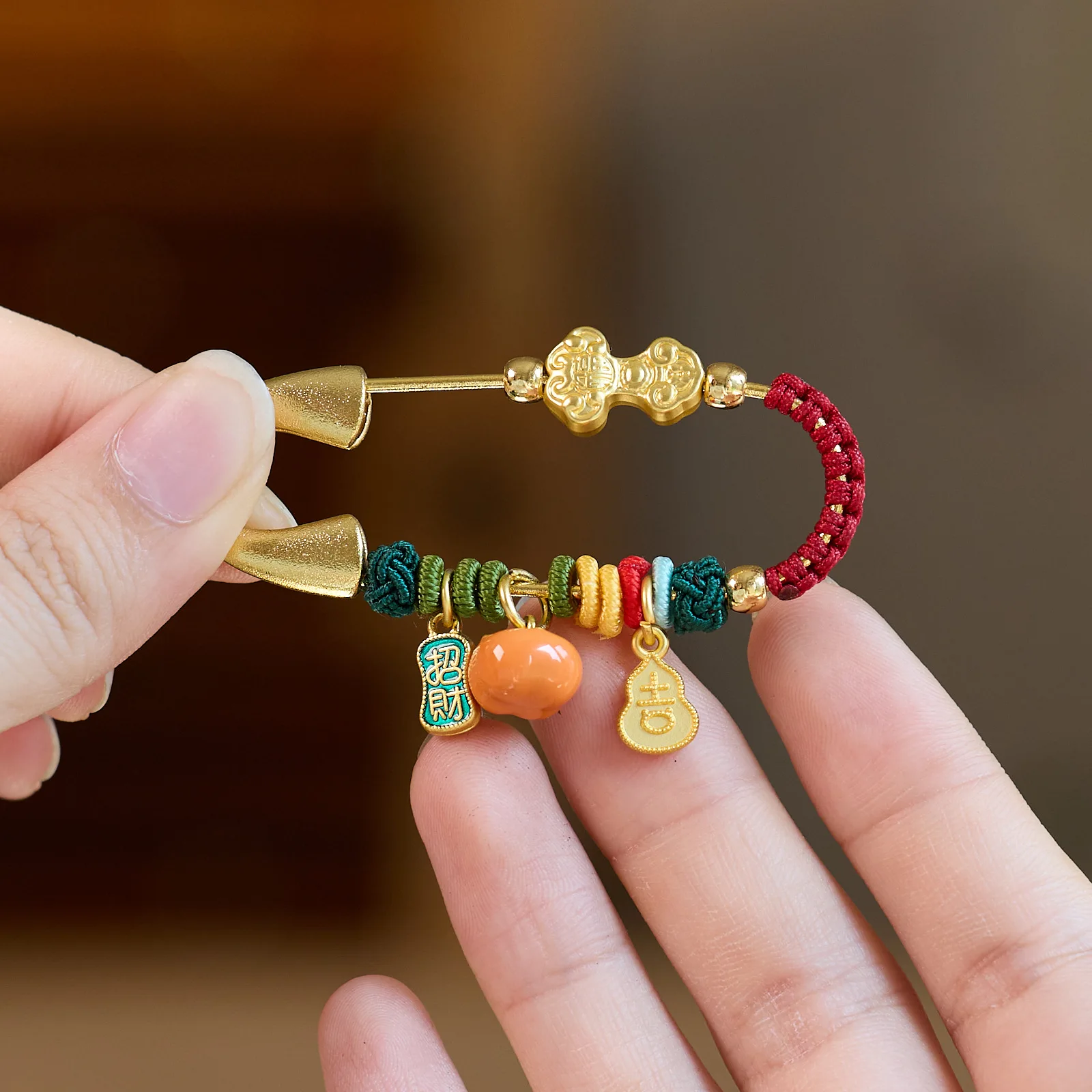 Broche de caballo del zodiaco del año del caballo, amuleto, Pin chapado en oro de la suerte, colgante feliz seguro para mujeres embarazadas, joyería de regalo de Año Nuevo