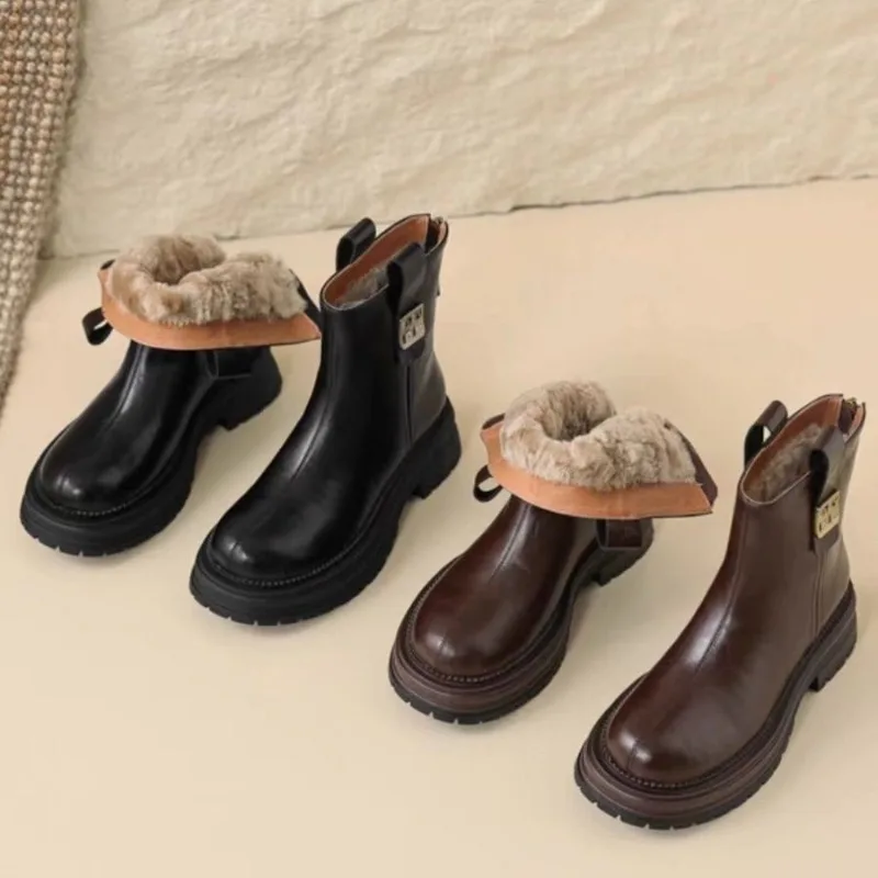 

2025 Winter New Soft Leather Fashionable Round-toed Thick-soled Ankle Boots, Snow Boots,Retro Fleece and Thickened Women's Boots