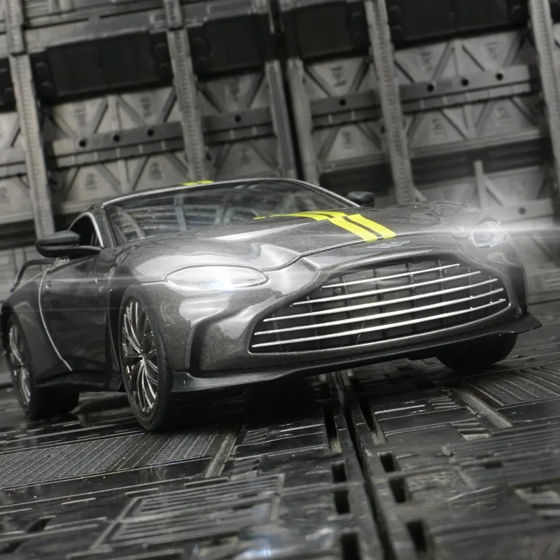 1: 24 Aston Martin VANTAGE V12 supercoche de aleación modelo colección de accesorios de coche puertas y capó de motor, el maletero se puede abrir