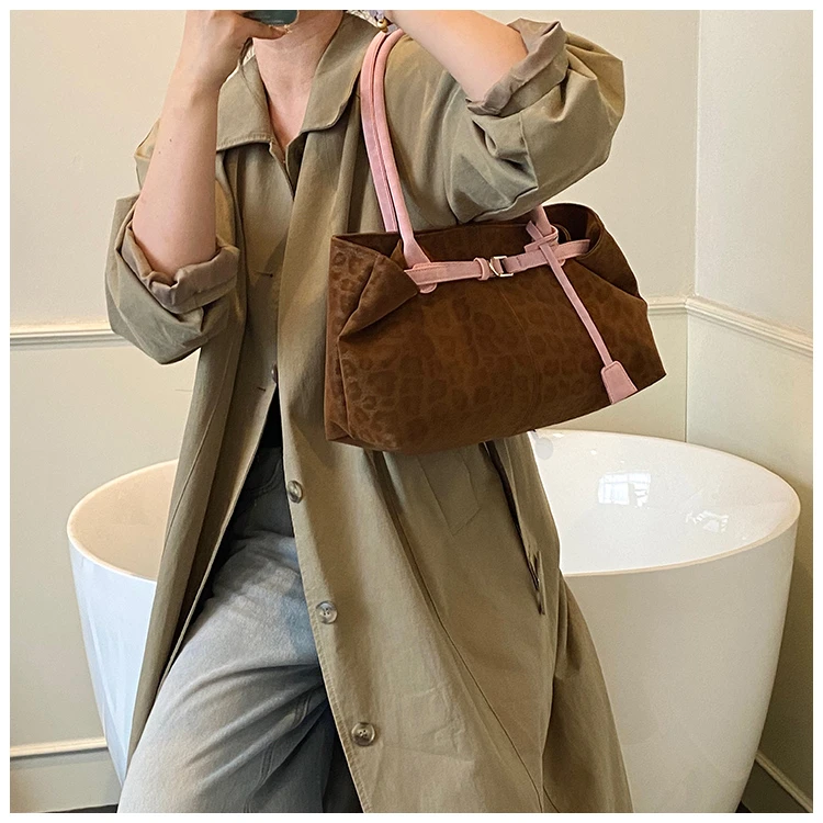 Leopard Print Sewing Thread Hasp Youth Sweet Shoulder Bags for Women 2026 Hot Sale Large Capacity Sense of Luxury Tote Bags