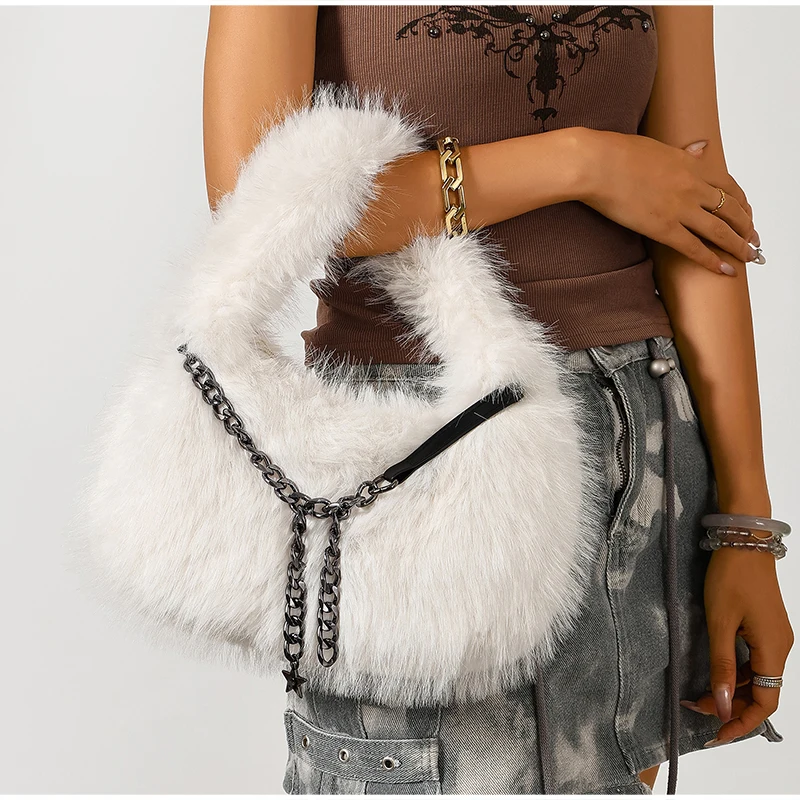 Weiche, glatte, flauschige Plüsch-Umhängetasche, Winter-Handtasche in Uni-Farbe, Metallketten-Tragetasche, lässige, individuelle Unterarmtasche – Detail 16