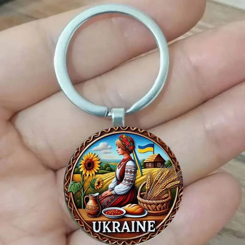 Llavero con paisaje rural ucraniano, incluidos girasoles, trigo, entusiastas de la naturaleza y entusiastas de la cultura de Europa oriental, por