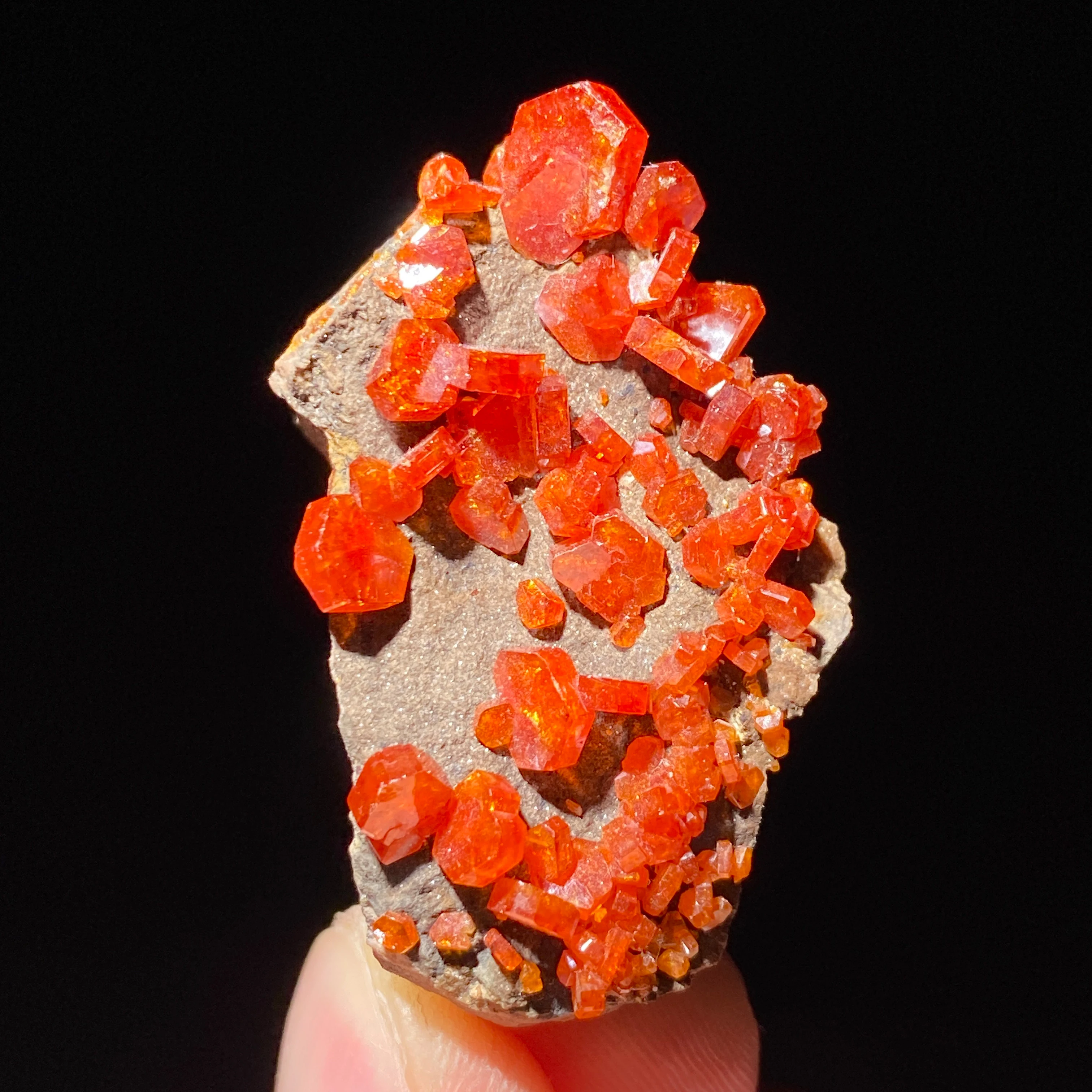 Natural Vanadinite Ore Specimen for Feng Shui Healing Meditation Teaching Home Decorations Ornament Gift