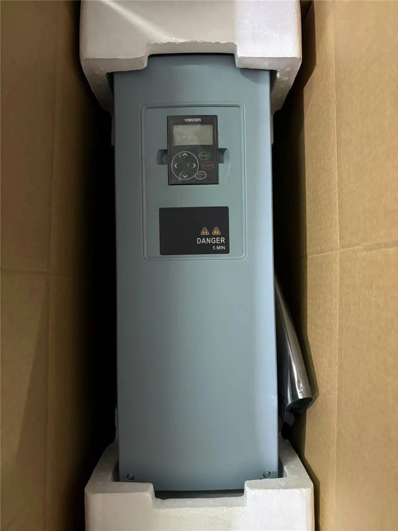 

100% новый оригинальный преобразователь частоты Vacon NXL00385C2H1SSS00AA 38A 18,5 кВт экспресс-почтой