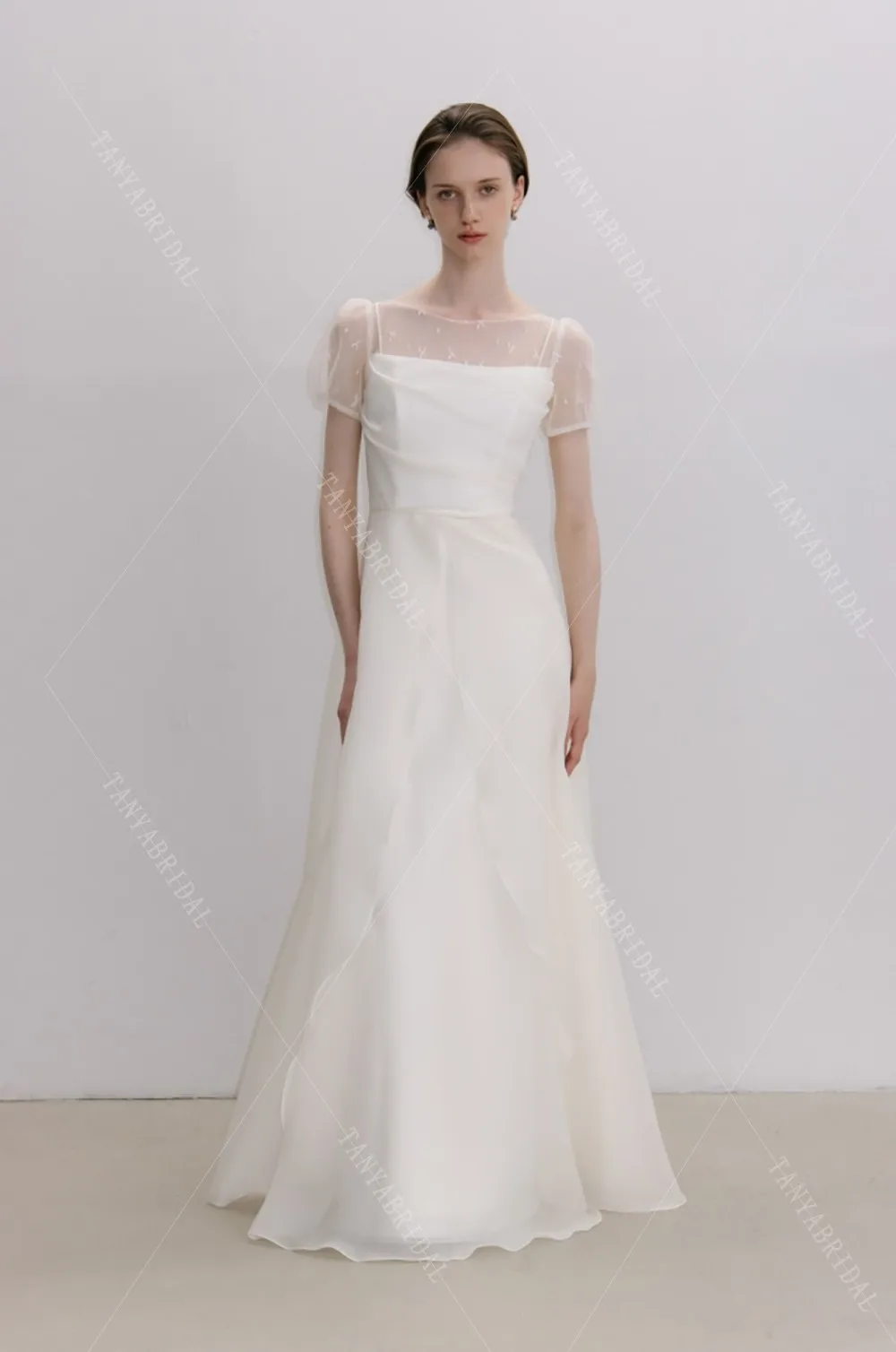 Dreamy Organza Satin Wedding Dress A Line Short Sleeves Lace Up Back Bridal Gown Floor Length Simple Bridal Party Dress G4916