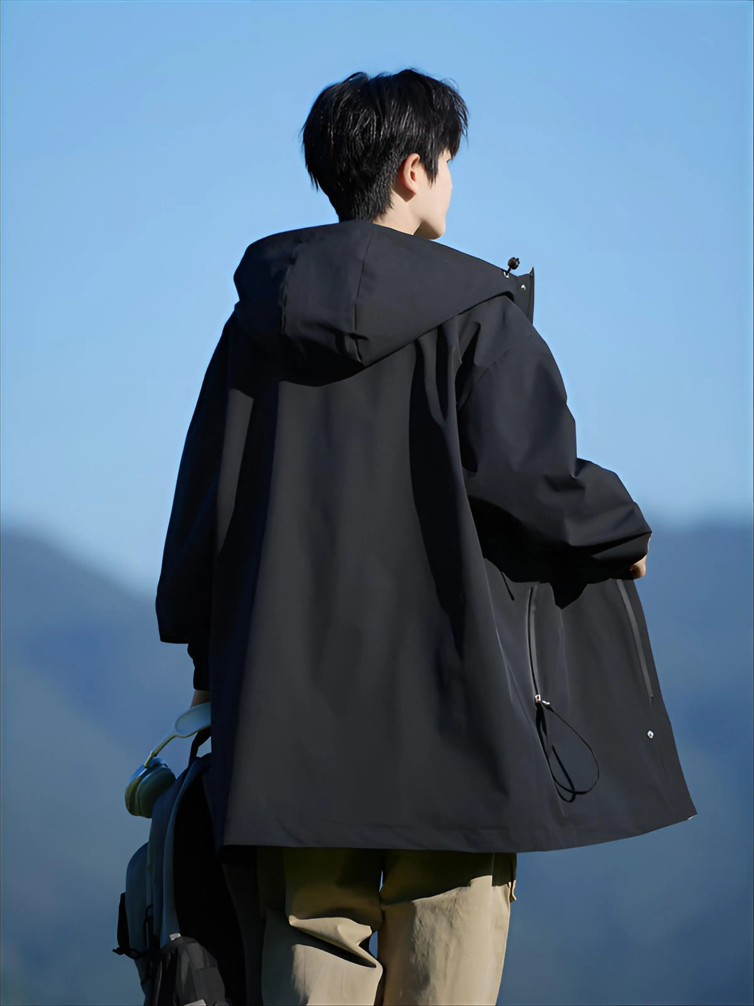 

Мужские тренчи Y2K: Свободный крой, демисезонные, непромокаемые, для активного отдыха, с абстрактным китайским узором, золотистой застежкой, стильные и функциональные.