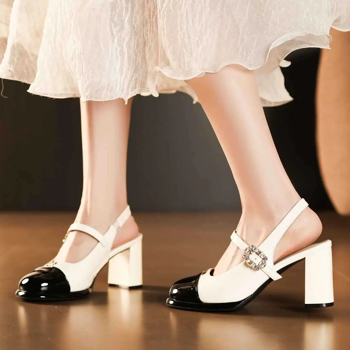 

New round head high heels back empty not tired feet thick heel single shoes patent leather Mary Jane versatile color sandals