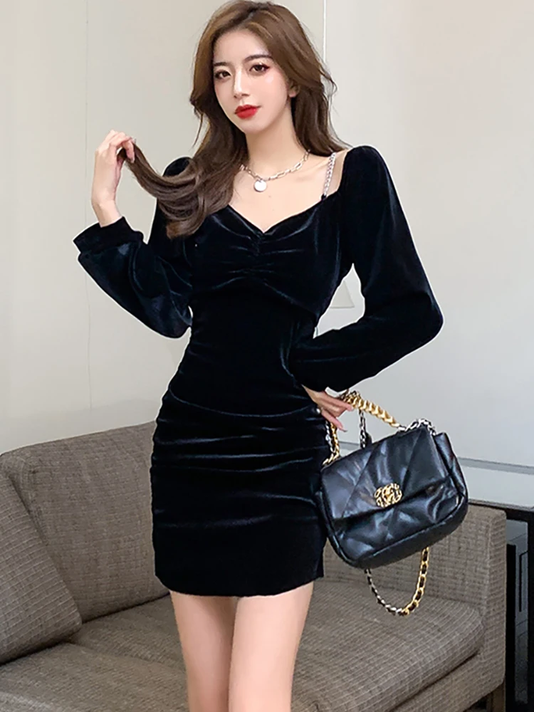 ملابس نسائية كورية عتيقة للحفلات الراقصة هيبورن للخريف والشتاء فستان مثير بسلسلة مخملية سوداء 2025 فساتين مهرجان فاخرة أنيقة