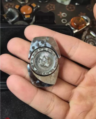 Used EDC Chasing Shadow Steel Linglong EDC Stress Relief Toy
