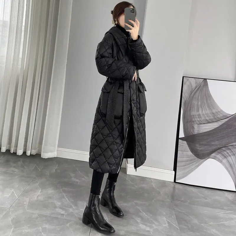 المرأة الشتاء الدانتيل متابعة الماس منقوشة الأسود أسفل سترة المرأة منتصف طول فوق الركبة لامعة الأبيض بطة أسفل سترة رائعة #3