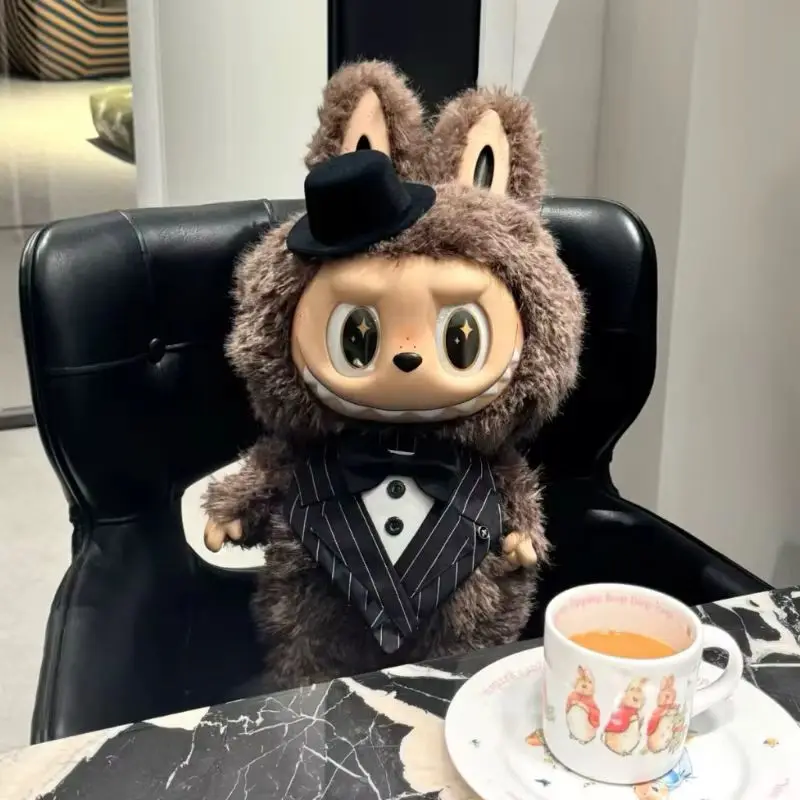 

Only Clothing 58cm Gentleman Zimomo Labubu Cloth Clothes Neck Tie Badge Hat Baby Clothes Big Leader British Style Suit Girl Toys