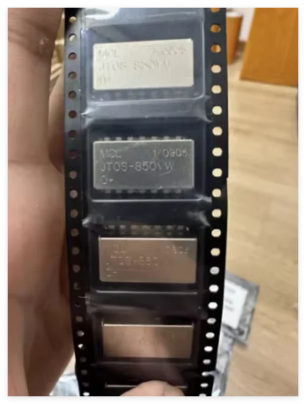 

JTOS-850VW JTOS-850VW+ BK377 400-850 МГц Мини-осциллятор Совершенно новый оригинальный заводской