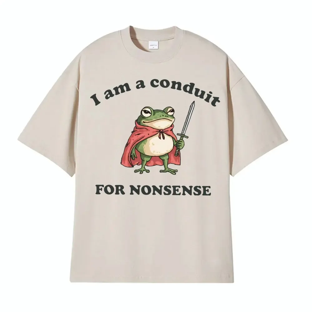 I am the lady spreading meaningless memeshumorous vintage gothic style short-sleeve T-shirt