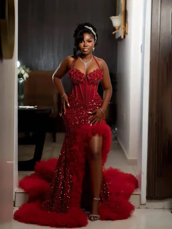 

Сверкающее блестящее красное длинное платье для выпускного вечера Русалка с лямкой на шее и оборками с высоким разрезом Вечернее платье для дня рождения Гала-платье по индивидуальному заказу