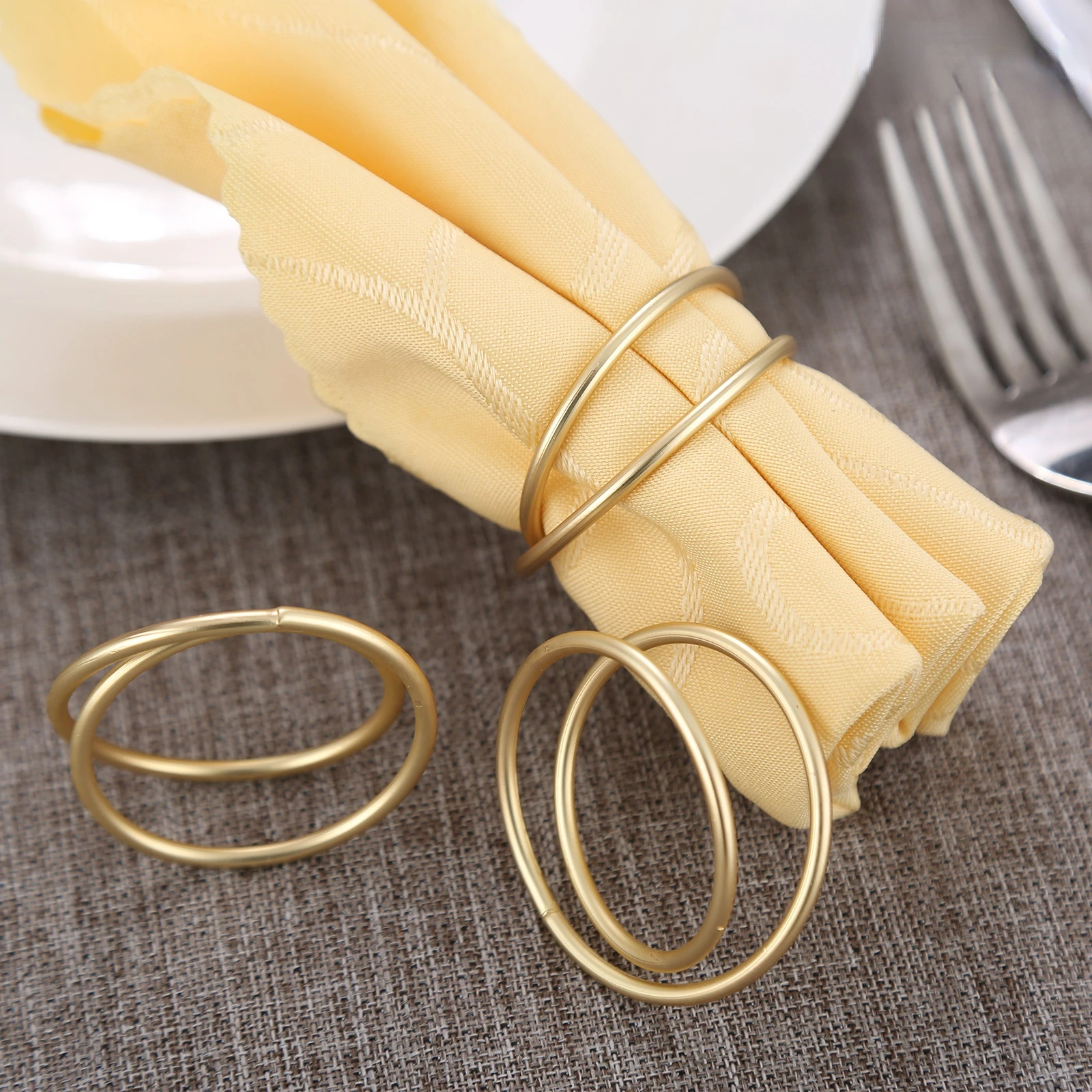 

48Pc Golden Napkin Rings Simple Double Ring Serviette Holder Exquisite West Dinner Towel Napkin Buckle Party Wedding Table Decor