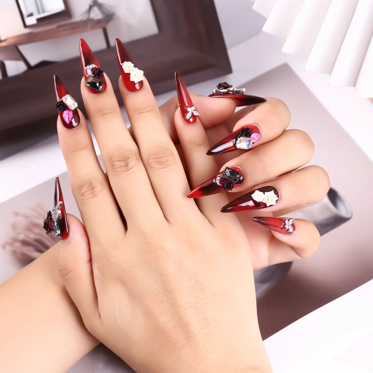 

10 pieces of rose fake nails 3D fresh design women's full set acrylic wearable French style nail tip art
