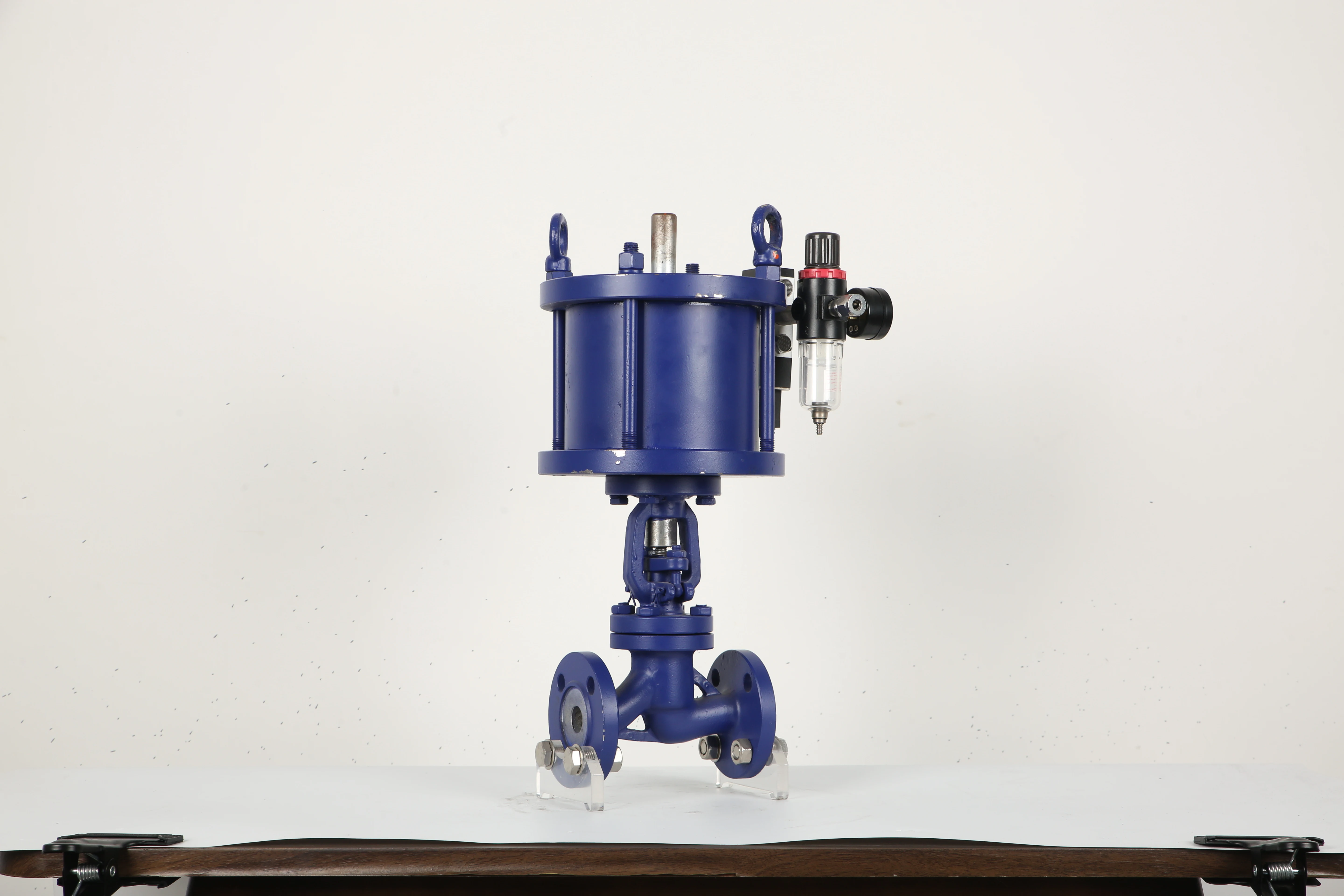 DN50 PN 1.6 300LB WCB CF8M Pneumatic Globe Valve PTFE Hydraulic Pneumatic Gas Control Valve For Water Manual Power High