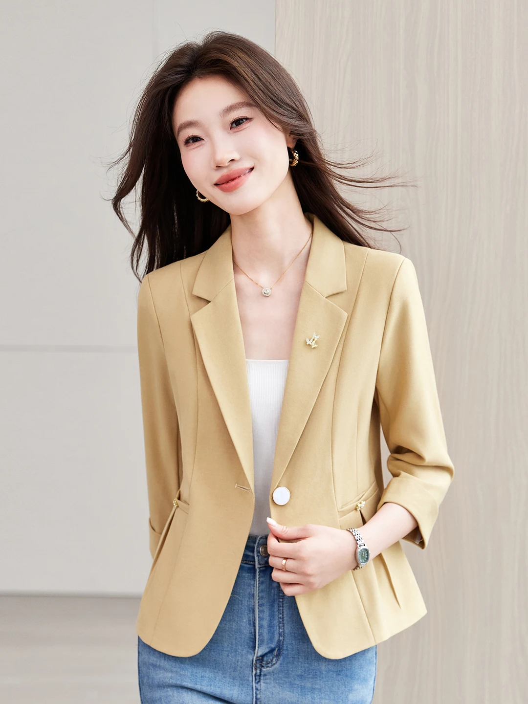 

Yellow Short Sleeve Suit Jacket Women's 2026 New Spring High-End Elegant Small Size Ladies' Western Style Commute Polyester F...