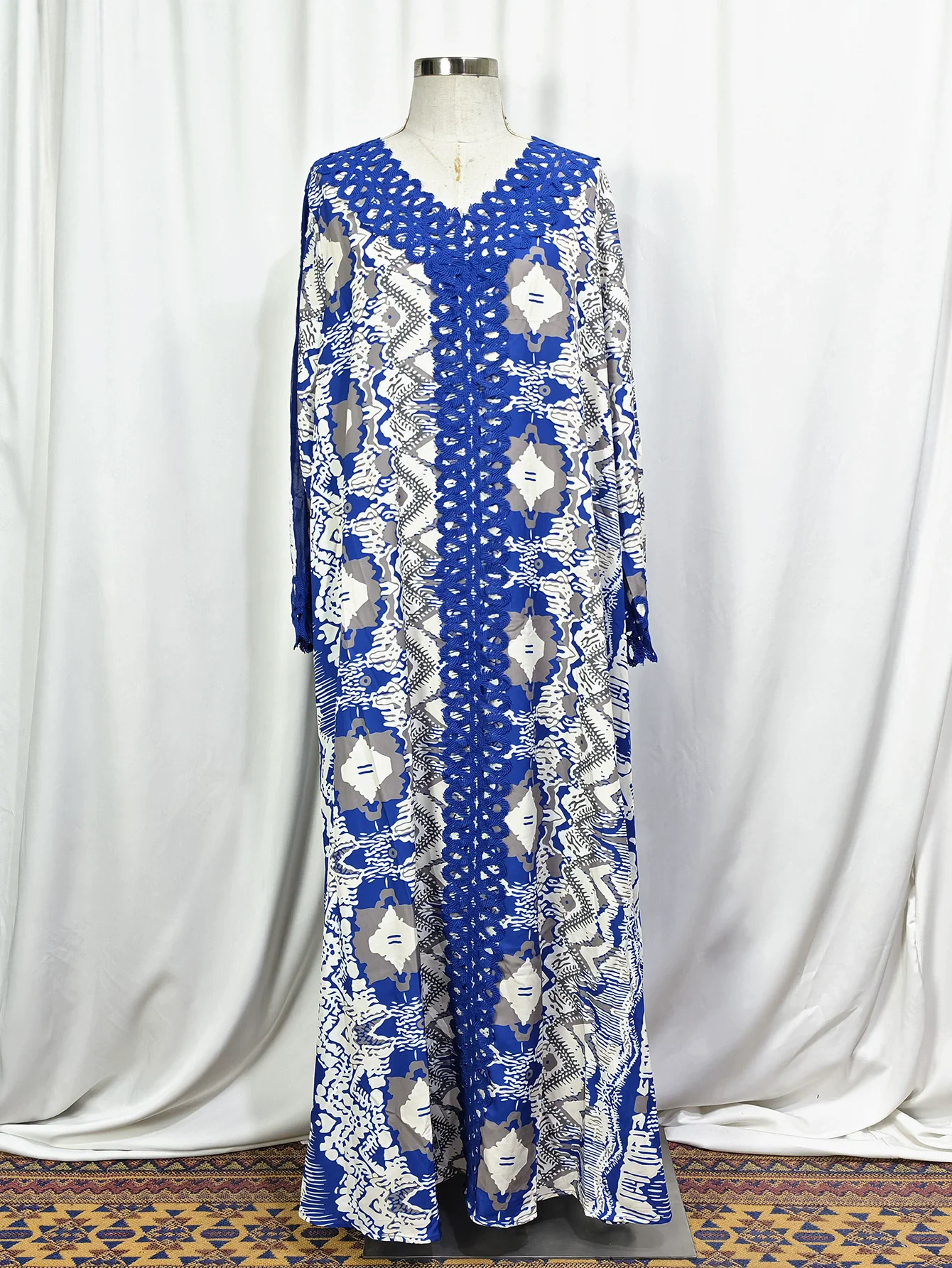 

Рамадан Дубай Ближний Восток Саудовская Аравия Халат Мусульманское роскошное модное платье Кружевное свободное длинное платье большого размера