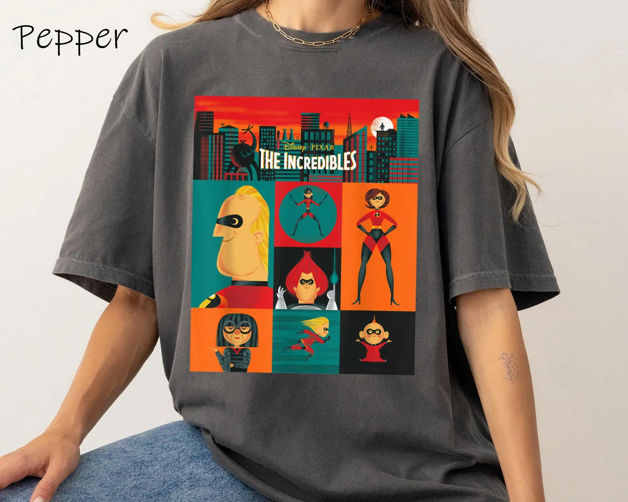 เสื้อยืดลายครอบครัวสีสันสดใสจากซีรีส์ซูเปอร์แมน, ชุดครอบครัวดิสนีย์, มิสเตอร์ซูเปอร์แมน, เอลลาสติกเกิร์ล, ไวโอเล็ต, รัช, เจย์