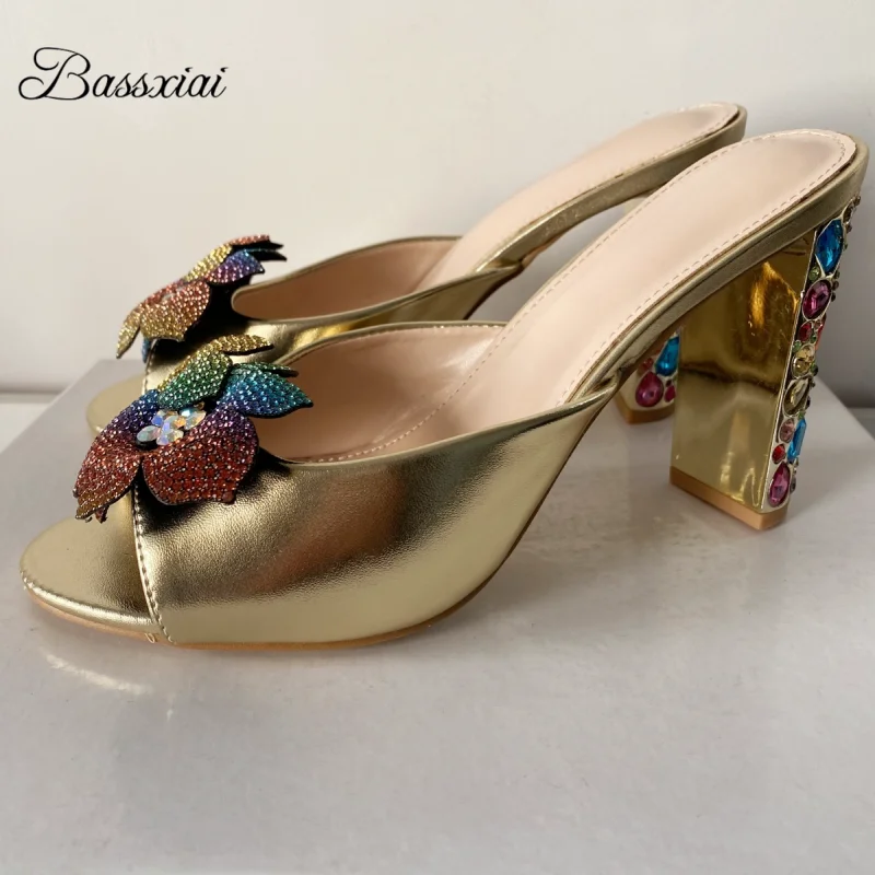Image of Schillernde Kristallblumen-Partysandalen für Damen, Bunte Strass-High-Heels in Goldfarbe, Slingbacks für Frühling und Sommer, Mules