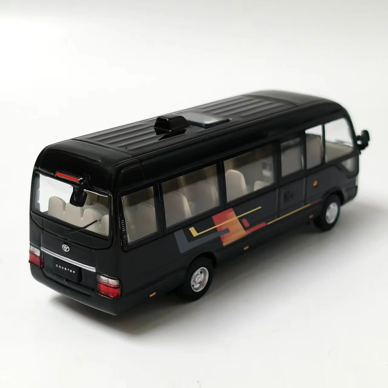 다이캐스트 1:64 스케일 토요타 코스터 럭셔리 미니버스 MPV 합금 자동차 모델 수집용 장난감 선물 기념품 장식품