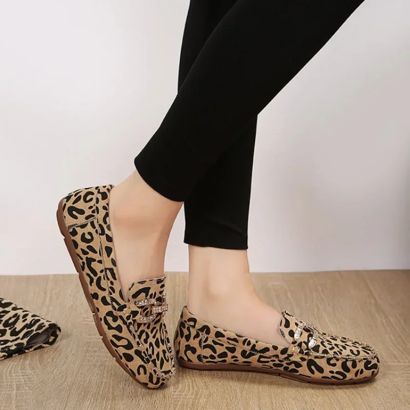 Chaussures plates en cuir faites à la main pour femmes, mocassin décontracté, imprimé léopard, chaussures de conduite, nouvelle marque, mode