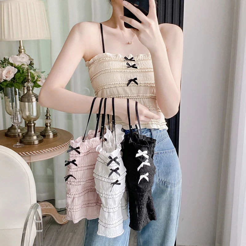 Letnia damska słodka bluzka na ramiączkach z falbankami, plisowana, bez rękawów, dopasowana, z wkładką na biust.