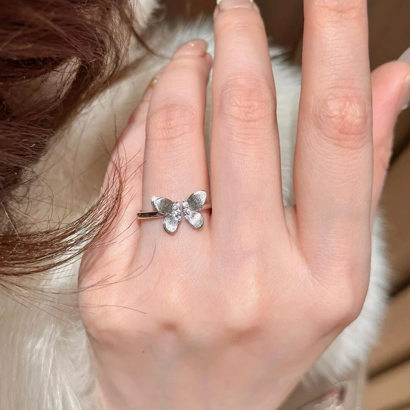 

Легкое роскошное матовое кольцо-бабочка для женщин, темпераментное кольцо в сказочном стиле с инкрустацией цирконом, милые украшения на палец KOFSAC