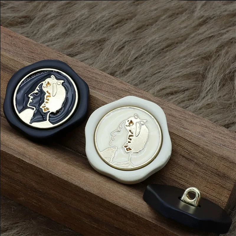 

10 PCS Dual-Color Metal Resin Vintage Buttons Set Black White for DIY Crafts Upcycling Projects Double-Spliced Vintage Style