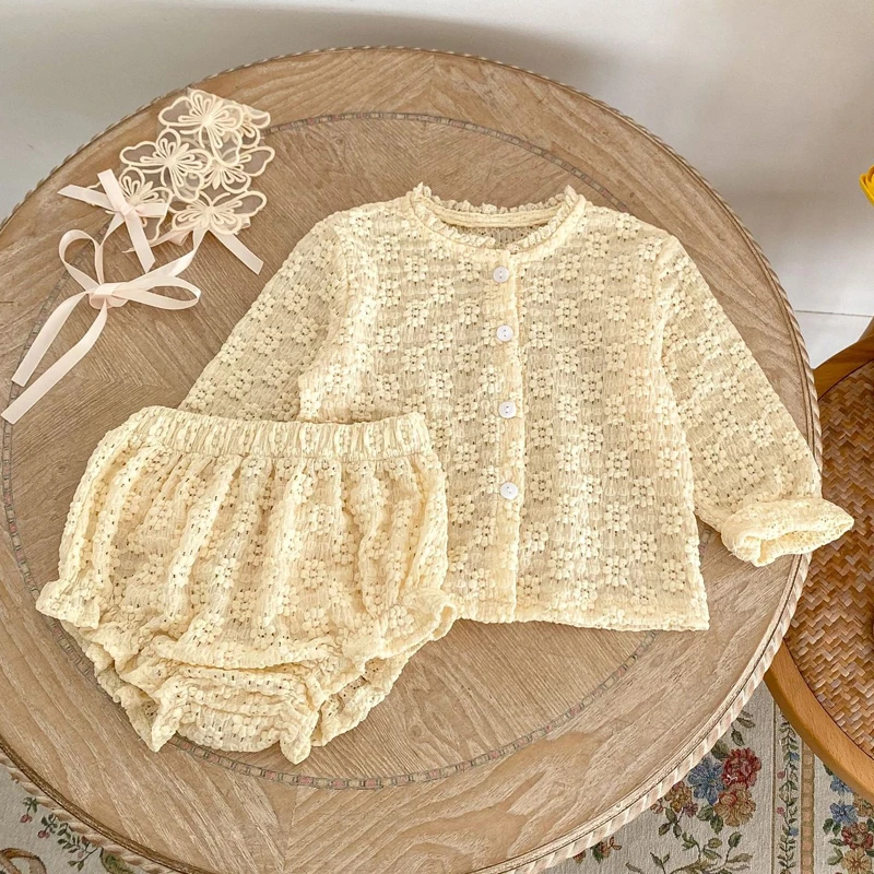 

2025 Autumn baby clothing, soft set for 0-3 year old female baby, flower jacquard knitted long sleeved top+bread pants