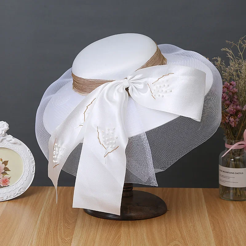 

Новый элегантный свадебный фасинатор с широкими полями в стиле феи, 2025 год | Атласный европейский свадебный шляпный головной убор для фотосессии