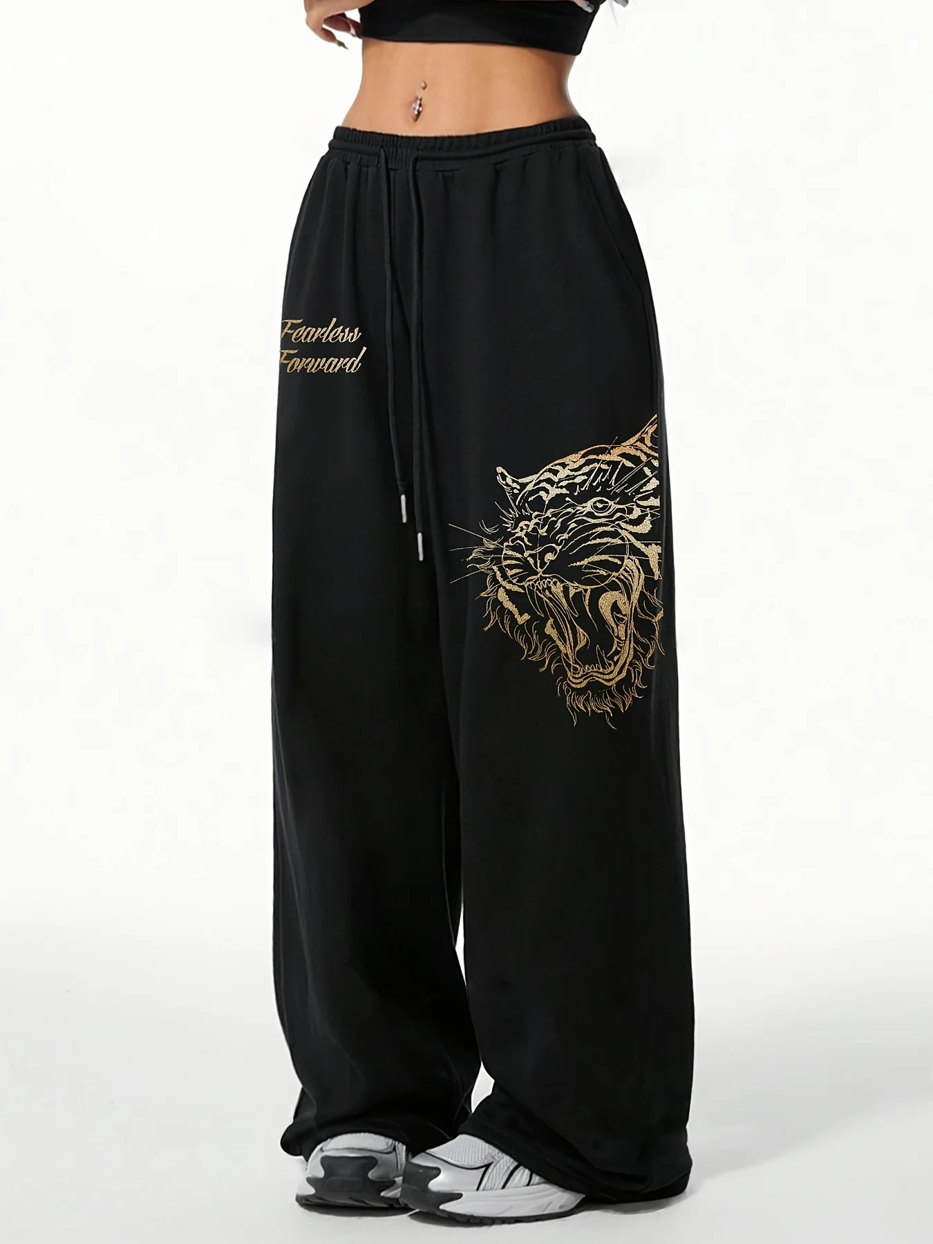 

Tiger-striped Straight-leg Sport Pants with Elastic Waist Straps for Spring and Autumn, Comfortable and Well-fitting Sport Pants