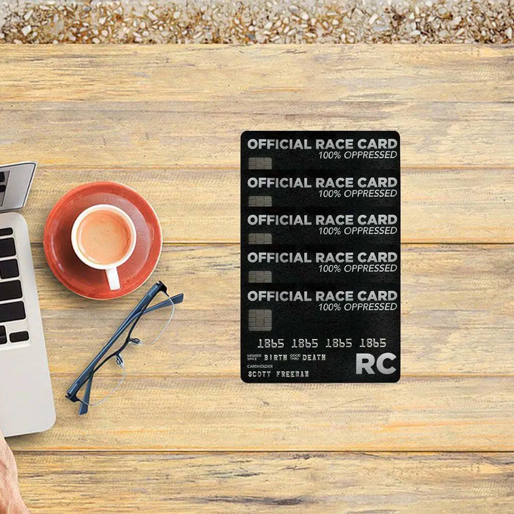 ขนาดกระเป๋าสตางค์ PVC สีดําสีขาว Official Race Card Trumps Everything Card บัตรเครดิต Privilege Card