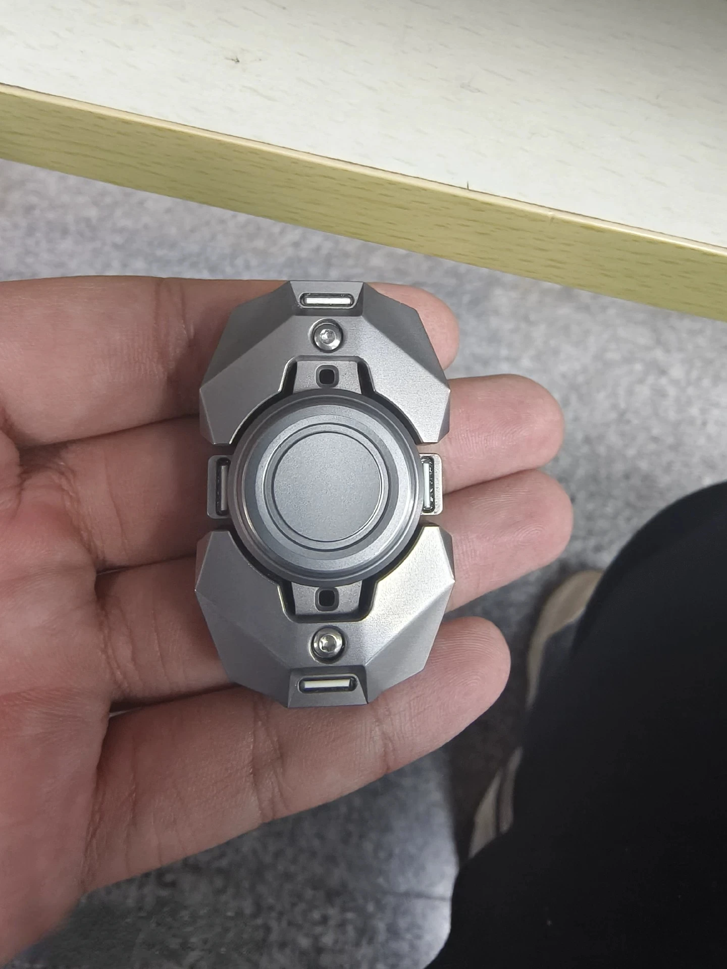 

Torrent Fingertip Gyroscope Titanium Alloy Limited Edition