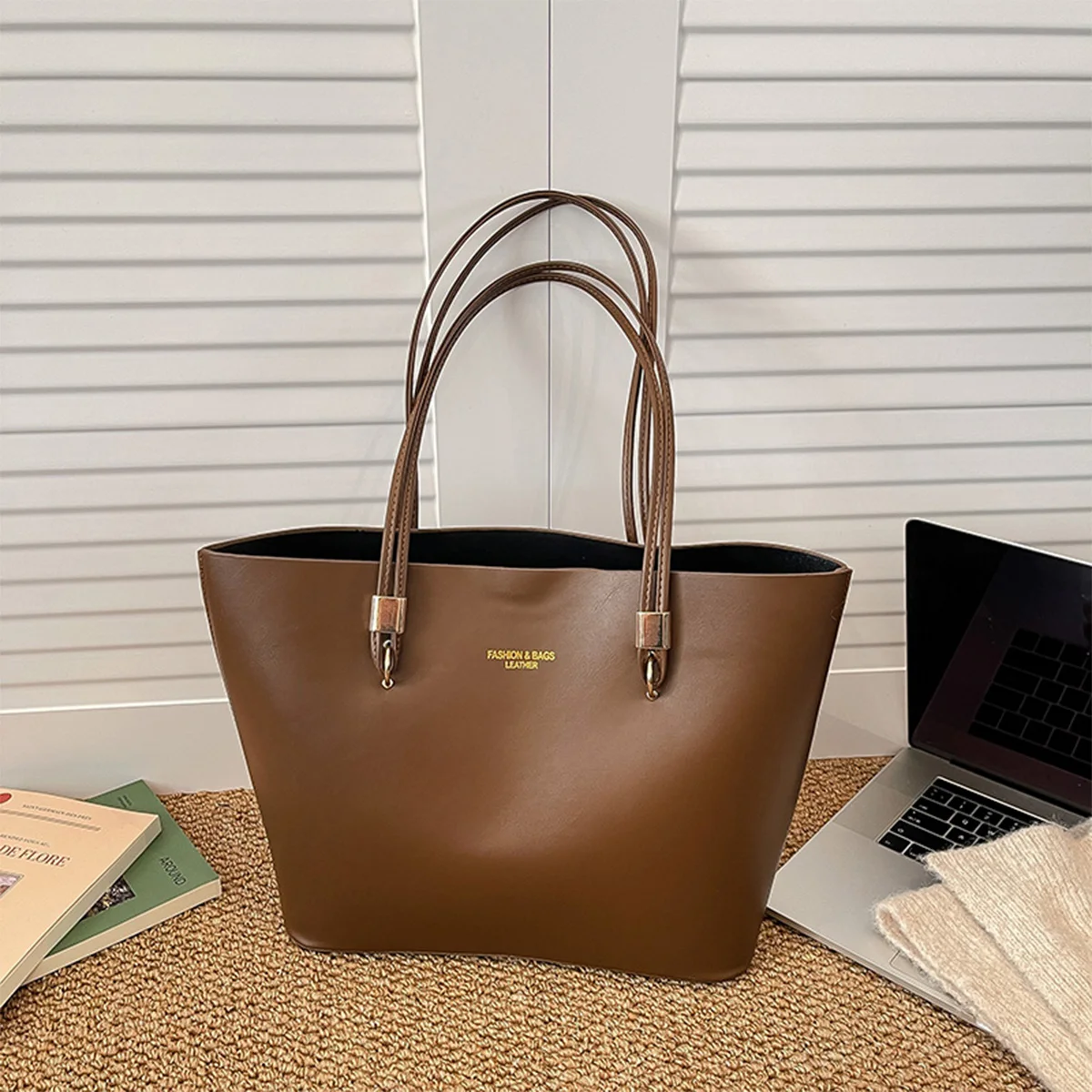 

Модная сумка-тоут из глянцевой искусственной кожи однотонного цвета с золотыми буквами, вместительная, на молнии, водонепроницаемая, на плечо, для повседневного использования