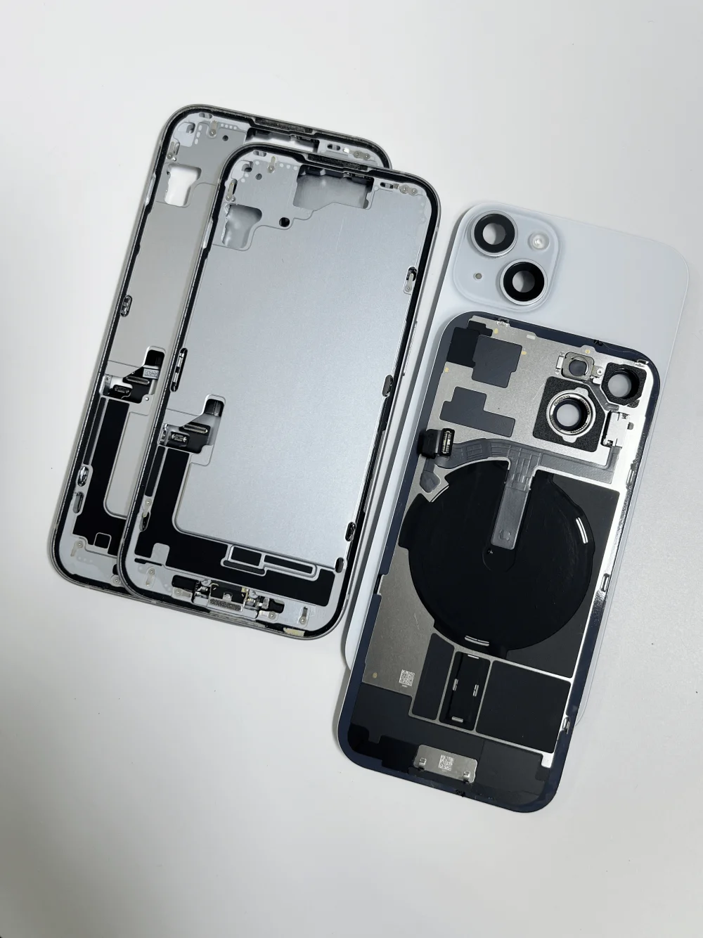 Original Disassembled Middle Frame Housing for iPhone 15 15Plus, Back Glass Cover, NFC Wireless Charger Assembly, 92% New