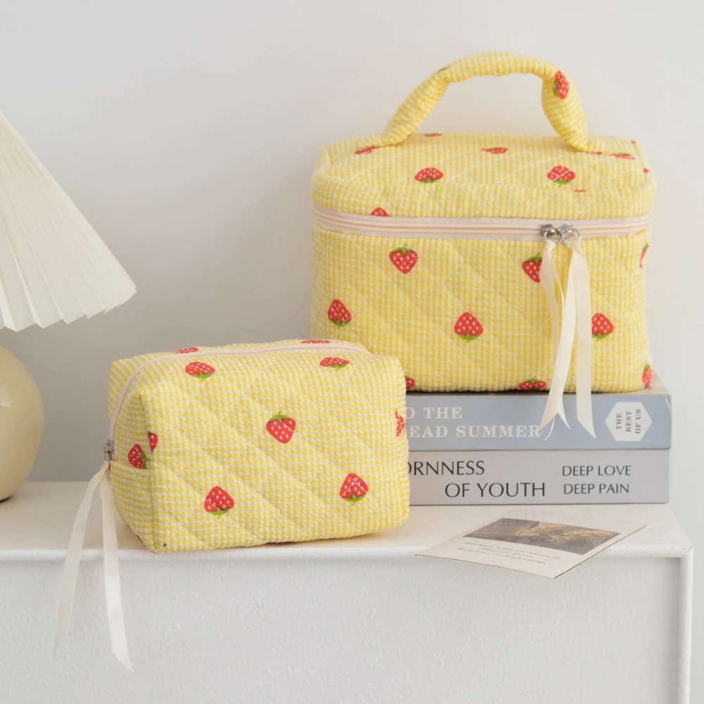 السفر المنظم أدوات الزينة مخزن للمكياج الحقيبة الفراولة نمط مستحضرات التجميل مبطن حقيبة يد محمولة السيدات سستة حقيبة