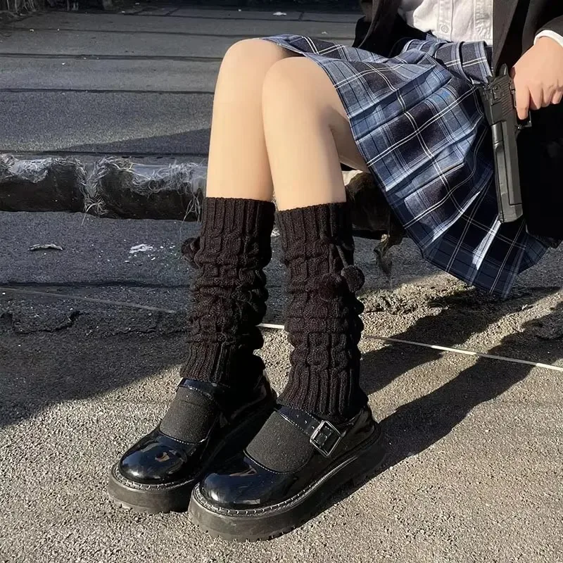 Calentadores de piernas de calcetín con pompón esponjoso para mujer, punto blanco, negro, térmico grueso, puños para botas de invierno, acogedor, de lana suave