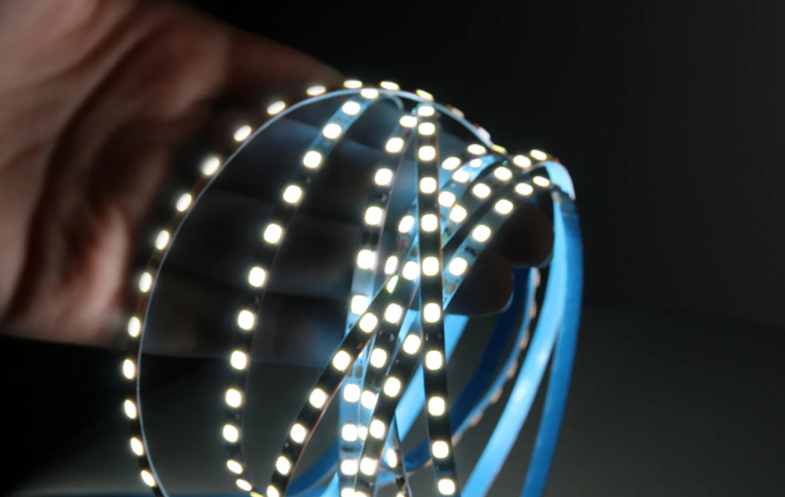 

DC12V SMD2835 LED Strip Light 120Leds 4mm PCB Flexible LED Tape Ribbon Stripe Light for Home Deco White /Warm White IP20 5M