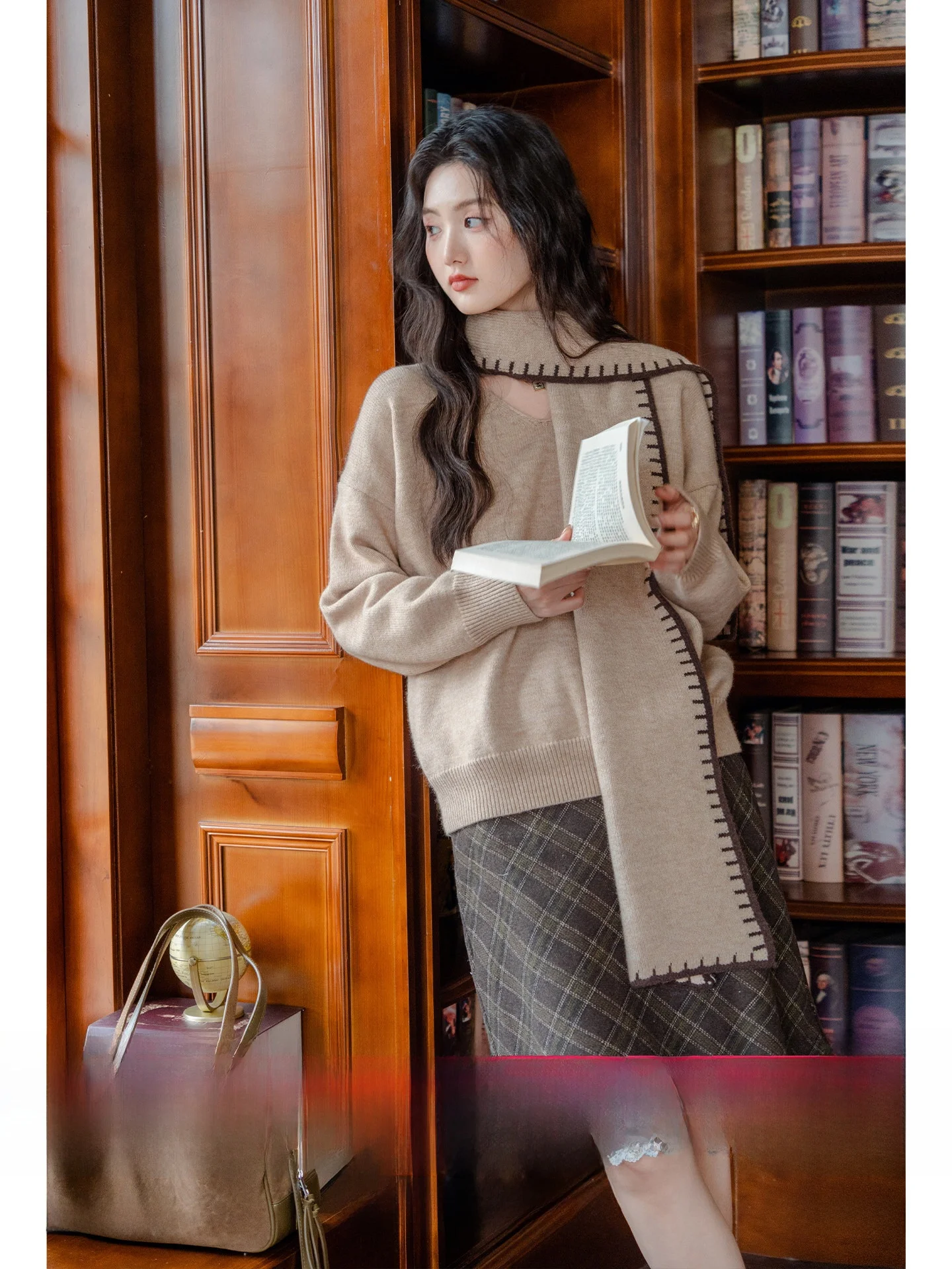 

Unique Women's Wool Knit Sweater V-Ne Winter Base Layer Top Loose Fit Polyester Fiber 6% Wool 43% Other 5% Knitted Long Sl...