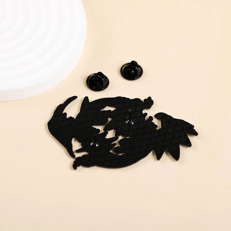 Moda Mega Charizard XY Cartoon Spille in metallo Anime Periferiche Zaino Borsa Decor Distintivi in lega Spilla Regali di compleanno per bambini