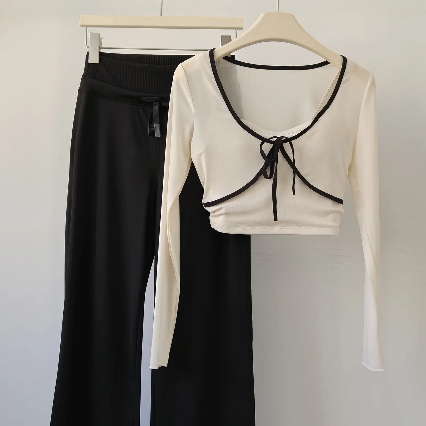 Women's High Waist Yoga Wear Suit Long Sleeve Top with Breast Pad Mesh Contrast Color Slim Wide Leggings Pants Set