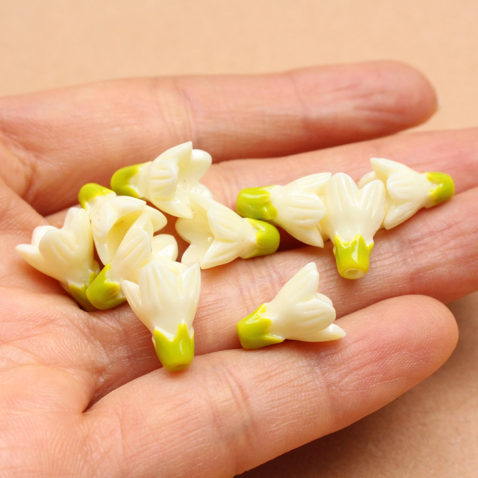 Artificial Coral Small Flower With Green Top Loose Beads Hawaii Ocean Style Jewelry Fashion Making DIY Bracelet Necklace Earring