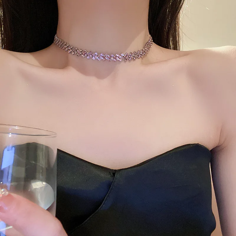 Fashion Pink Purple Gold Color Rhinestone Choker Necklaces for Women Geometric Crystal Necklaces Party Weddings Jewelry