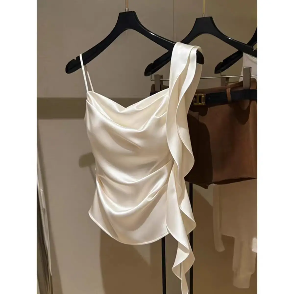 Damen Französischer Stil Cami-Top Elegant Lässig Ärmellos mit Rüschenbesatz Schmal Geschnittenes Top Elegantes Party-Trägertop Streetwear Sommer 2026