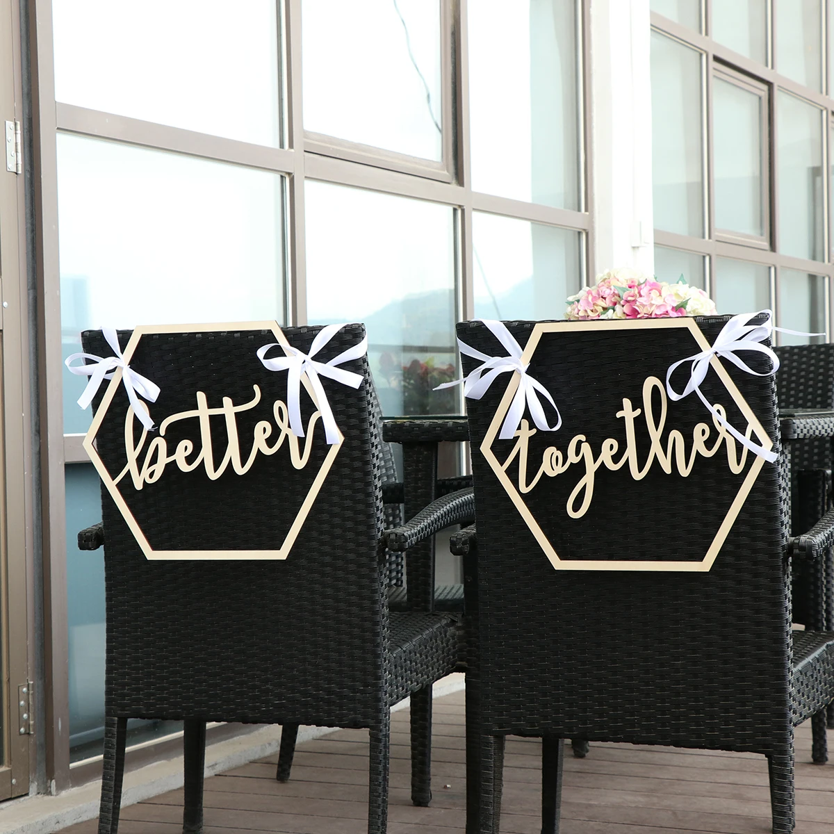 

2Pcs Wooden Chair Flags Sign Wedding Decor Bride Groom Chairs Hexagonal Keepsake Photo Props Anniversary Garden