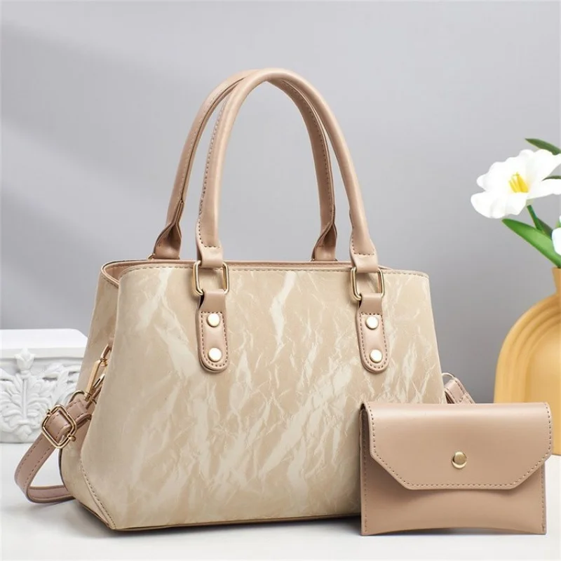 

Ladies Chic Leather Crossbody Bag For Daily Commute Adjustable Strap Classic Design