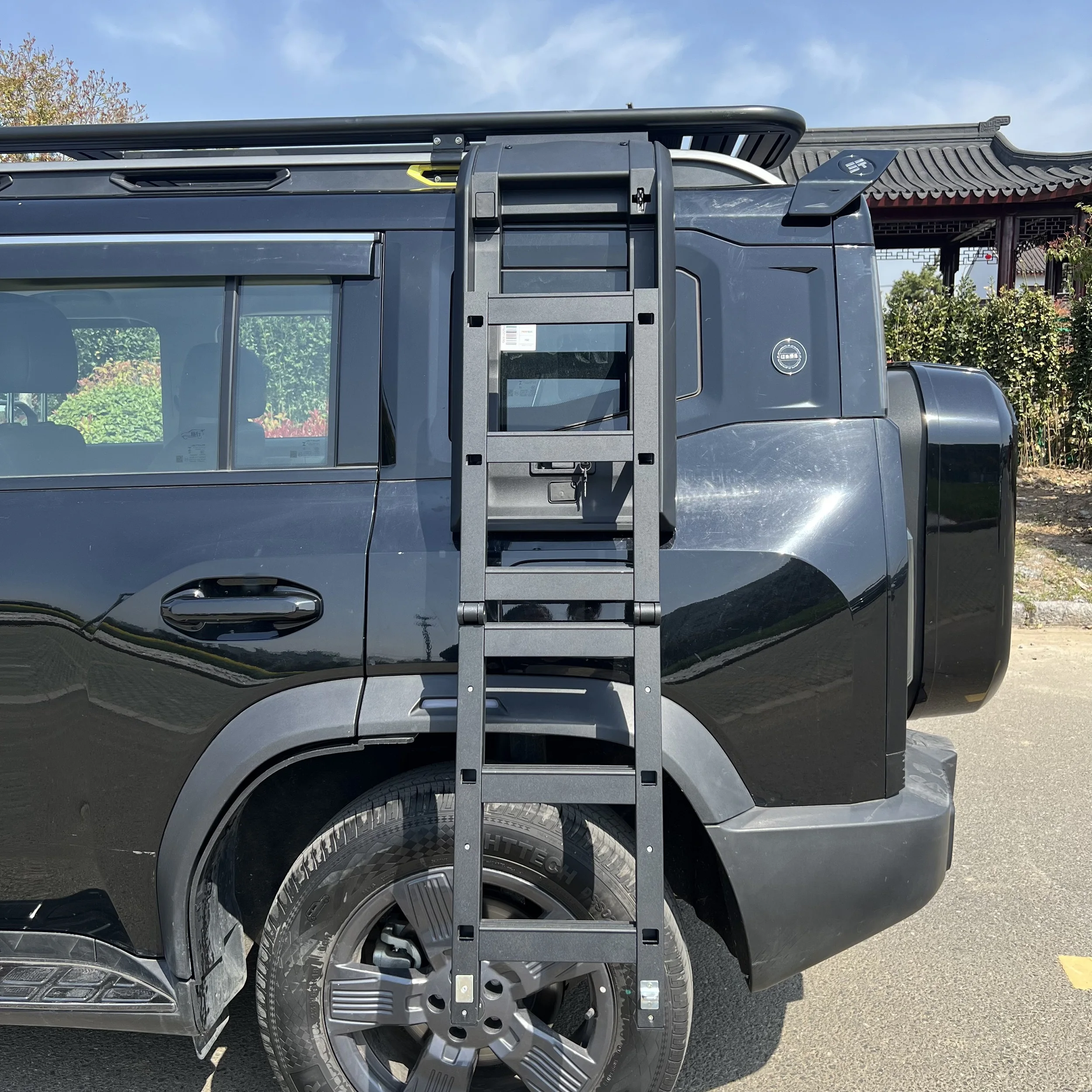 

New Design Off Road Aluminum Foldable Roof Side Fixed Ladder For JETOUR TRAVELER T2 Accessories TRAVELER FOLDING LADDER